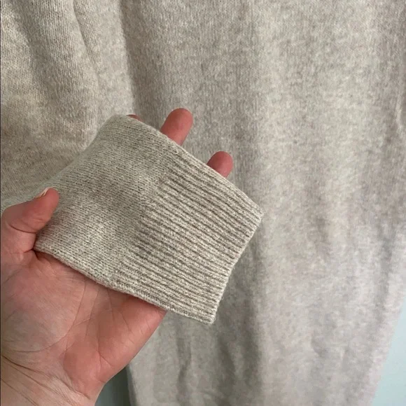 GAP Women’s Cream Long Sleeve Turtleneck Sweater Dress Size Small - Picture 3 of 7